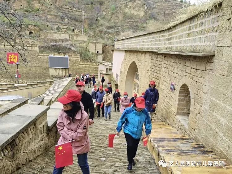 簡(jiǎn)篇-組織黨員干部赴楊家溝、民歌博物館開展主題黨日活動(dòng) 圖片